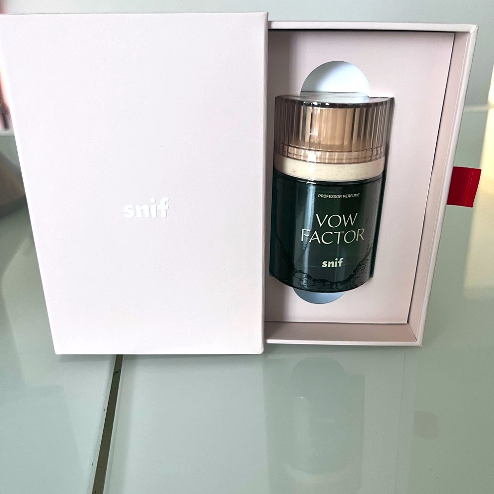 Brand new sealed never opened SNIF VOW FACTOR